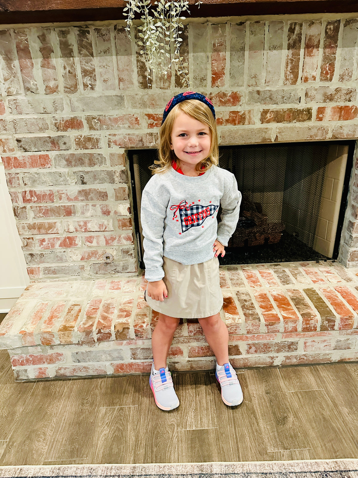 Griffins Pendant Embroidered Sweatshirt