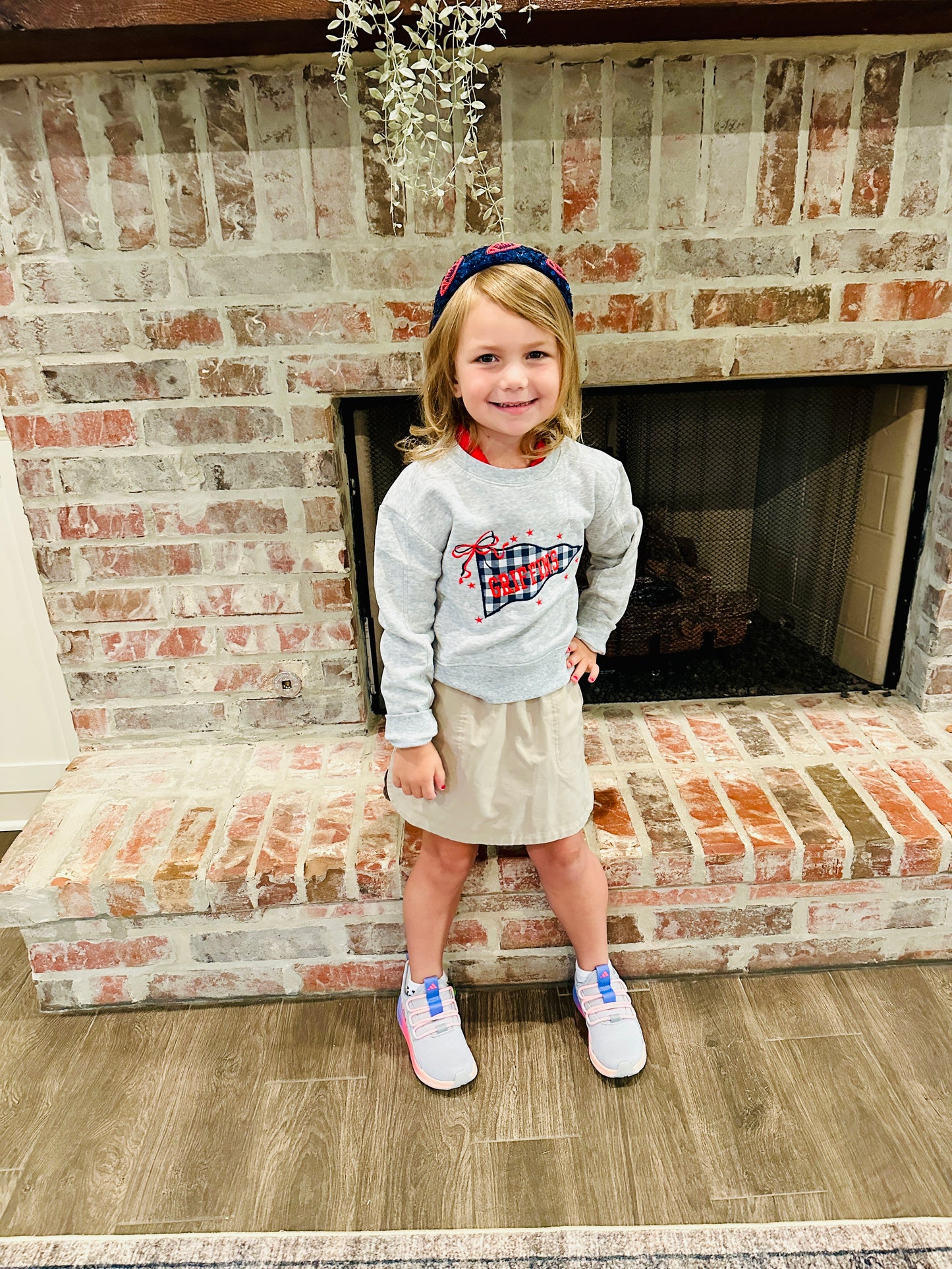 Griffins Pendant Embroidered Sweatshirt